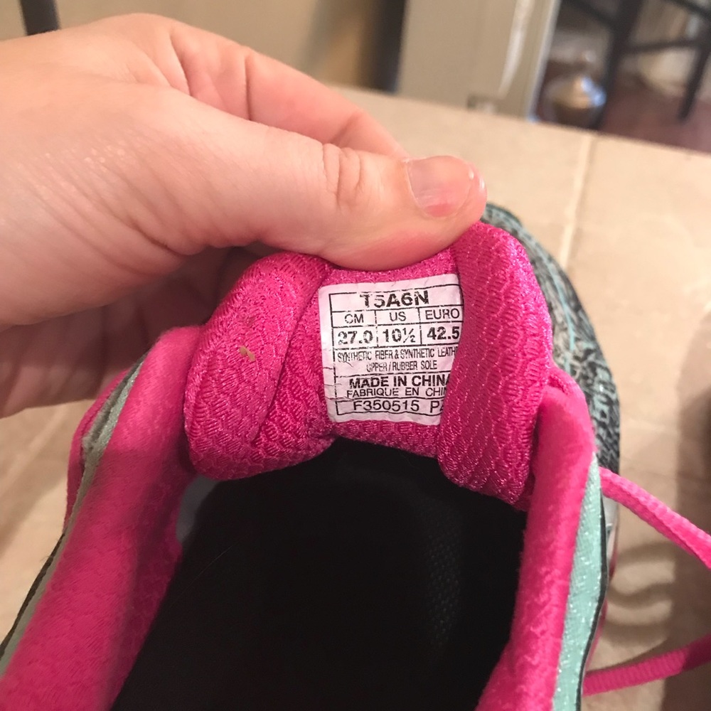 ASICS - Picture 7 of 7